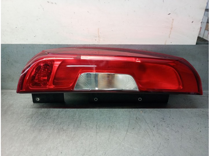 Replacement rear left tail light for Fiat Doblò Cargo (263_) 1.6 D Multijet OEM IAM reference 52044717 52044717 