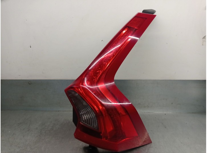 Recambio de piloto trasero derecho para volvo v60 i (155) d3 / d4 referencia OEM IAM 31214964 31395929 