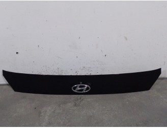 Recambio de molduras traseras para hyundai bayon (bc3) 1.2 mpi referencia OEM IAM 87311Q0400 87311Q0410 