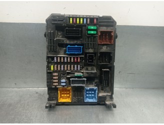 Recambio de caja reles / fusibles para bmw serie 3 berlina (e46) 2.0 16v diesel cat referencia OEM IAM 9832880380  28709105