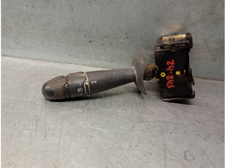 Recambio de mando luces para opel vivaro a furgoneta (x83) 1.9 dti (f7) referencia OEM IAM 7700312985 4410525 