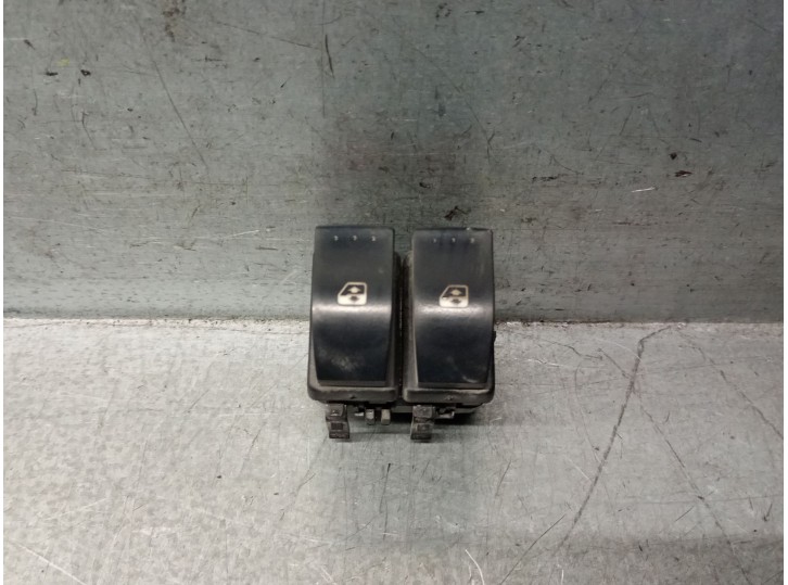 Recambio de mando elevalunas delantero izquierdo para opel vivaro a furgoneta (x83) 1.9 dti (f7) referencia OEM IAM 91166821 440