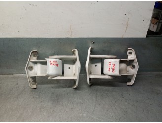 Recambio de bisagra porton para opel vivaro a furgoneta (x83) 1.9 dti (f7) referencia OEM IAM 93857854 4408997 