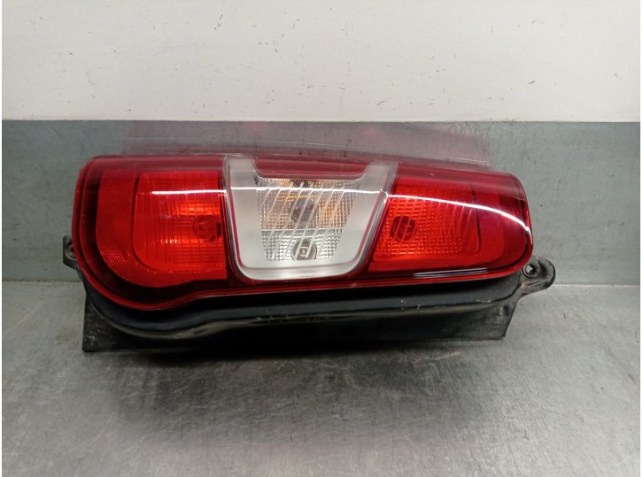 Recambio de piloto delantero izquierdo para opel combo furgoneta/monovolumen (k9) 1.5 d referencia OEM IAM 9819235880 311102021