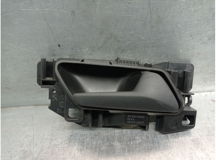 Recambio de maneta interior delantera derecha para opel combo furgoneta/monovolumen (k9) 1.5 d referencia OEM IAM 9819743877 