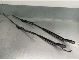 Replacement right front wiper arm for Opel Combo van/minivan (K9) 1.5 D OEM IAM reference 9839409380 