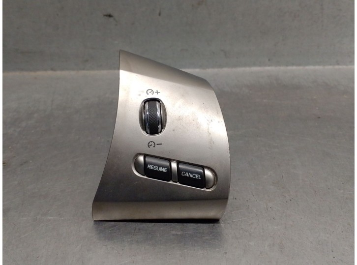 Recambio de mando volante para jaguar xf 2.7 v6 diesel premium luxury referencia OEM IAM 8X2314K147BA 8X2314K147BB 