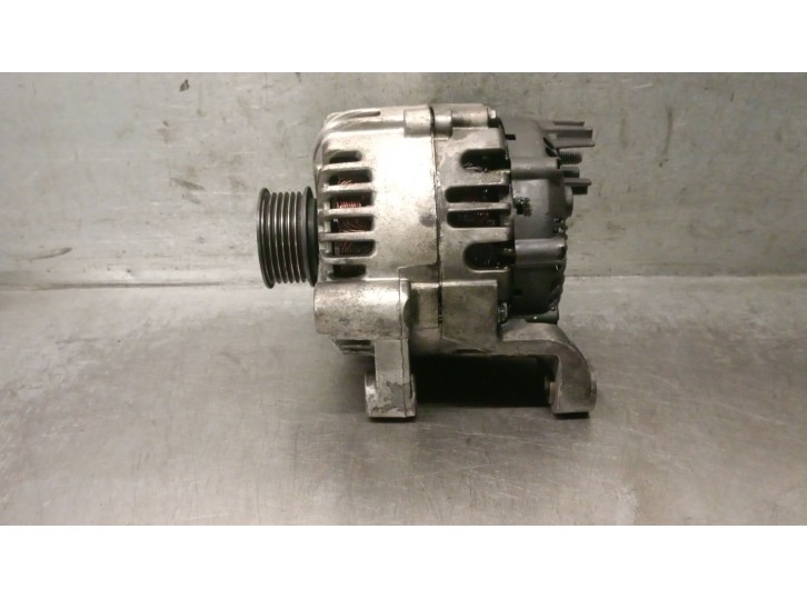 Replacement alternator for BMW 3 Series Compact (E46) 2.0 16V diesel cat OEM IAM reference 7789980 12317797661 2542672B
