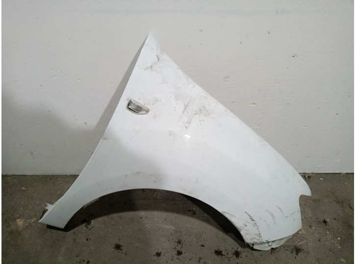 Recambio de aleta delantera derecha para dacia sandero ii 1.5 dci diesel referencia OEM IAM 631000142R 631000142R 