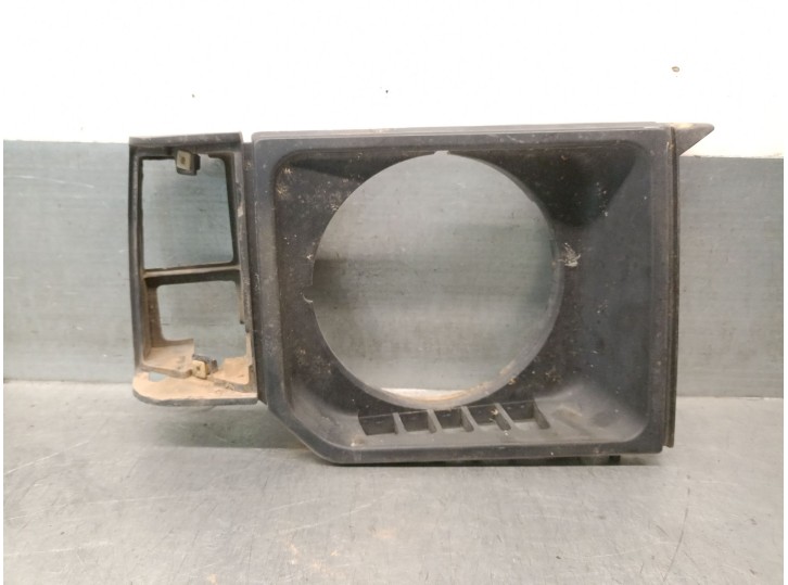 Recambio de molduras delanteras para mitsubishi montero (l040) 2.5 turbodiesel referencia OEM IAM MB377402 MB377402 