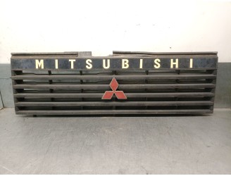 Recambio de rejilla delantera para mitsubishi montero (l040) 2.5 turbodiesel referencia OEM IAM MB404619 MB404619 