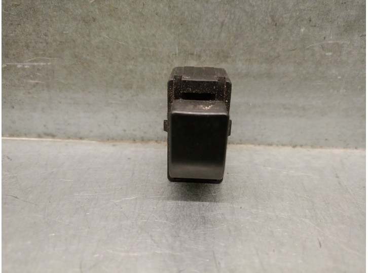 Recambio de mando elevalunas delantero derecho para subaru impreza station wagon (gf) 2.0 i 16v awd (gf8) referencia OEM IAM 830