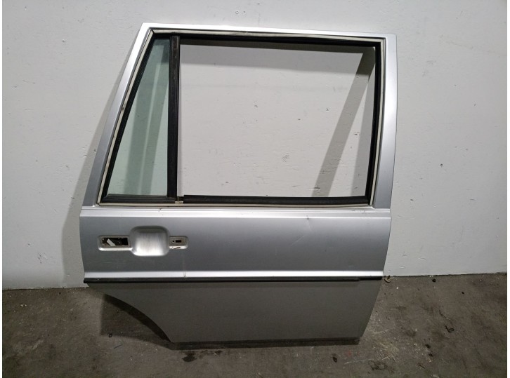 Recambio de puerta trasera derecha para volkswagen passat b2 variant (33b) 1.6 d referencia OEM IAM 331833052H 331833052H 