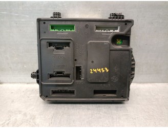 Recambio de caja reles / fusibles para renault megane iii sport tourer 1.5 dci diesel fap referencia OEM IAM 284B17882R A2C53284