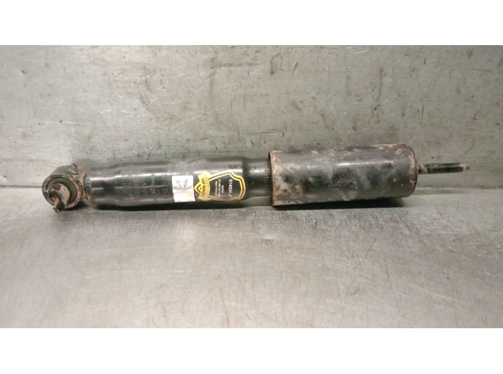 Recambio de amortiguador delantero izquierdo para mitsubishi montero (l040) 2.5 turbodiesel referencia OEM IAM 614024JP MB303366