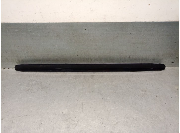 Recambio de molduras traseras para mercedes-benz clase e (w210) berlina diesel 300 turbodiesel (210.025) referencia OEM IAM A210