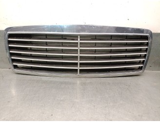 Recambio de rejilla delantera para mercedes-benz clase e (w210) berlina diesel 300 turbodiesel (210.025) referencia OEM IAM A210