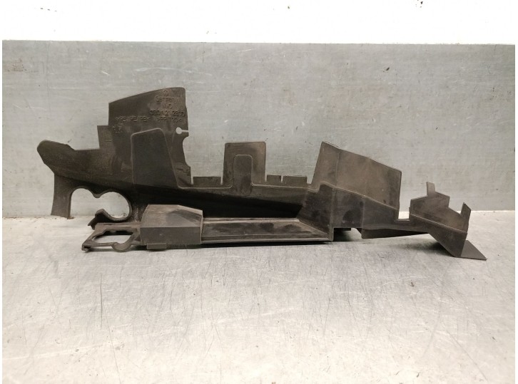 Recambio de molduras delanteras para volkswagen passat berlina (3b3) 1.9 tdi referencia OEM IAM 3B0121283D 3B0121283D 