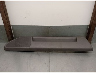 Recambio de embellecedor para nissan atleon 120 3.0 referencia OEM IAM 281729X001 281729X001 