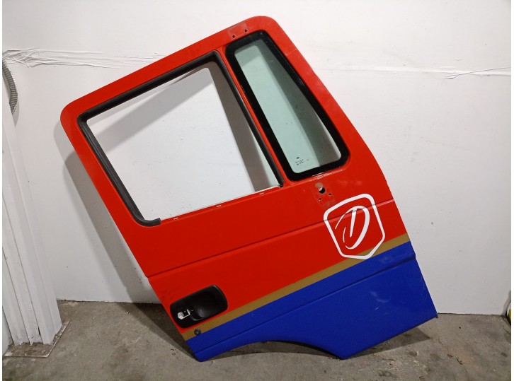 Recambio de puerta delantera derecha para nissan atleon 120 3.0 referencia OEM IAM BD30 