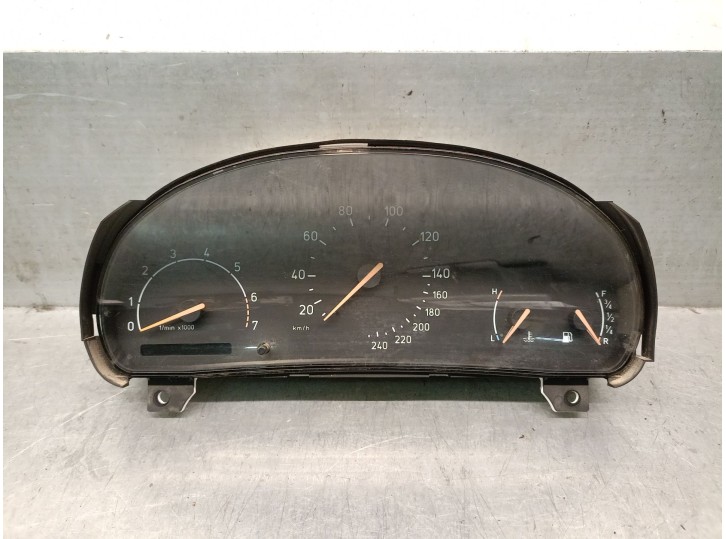Replacement instrument cluster for Saab 9-5 Station Wagon (YS3E) 2.3 T OEM IAM reference 5042007 5039011 69795870T