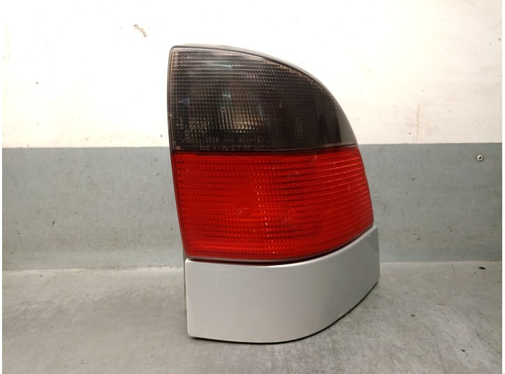 Replacement rear right tail light for Saab 9-5 Station Wagon (YS3E) 2.3 T OEM IAM reference 4564464 4914669 