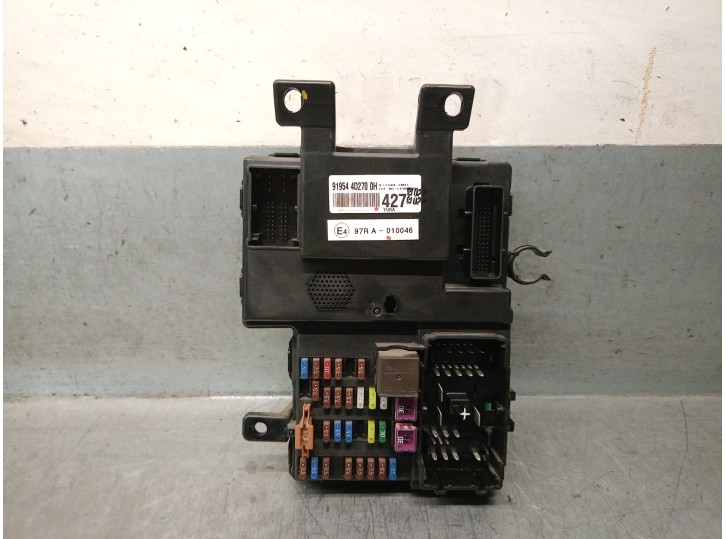 Recambio de caja reles / fusibles para kia carnival 2.9 crdi cat referencia OEM IAM 919544D2700 