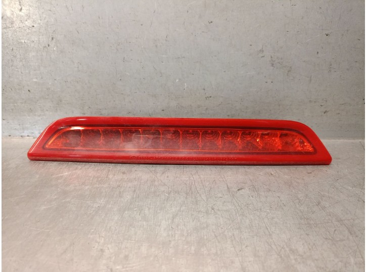 Recambio de luz central de freno para kia carnival 2.9 crdi cat referencia OEM IAM 927004D000 927004D000 