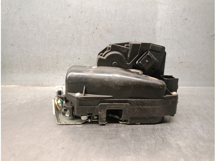 Recambio de cerradura maletero / porton para kia carnival 2.9 crdi cat referencia OEM IAM 812304D100 812304D100 