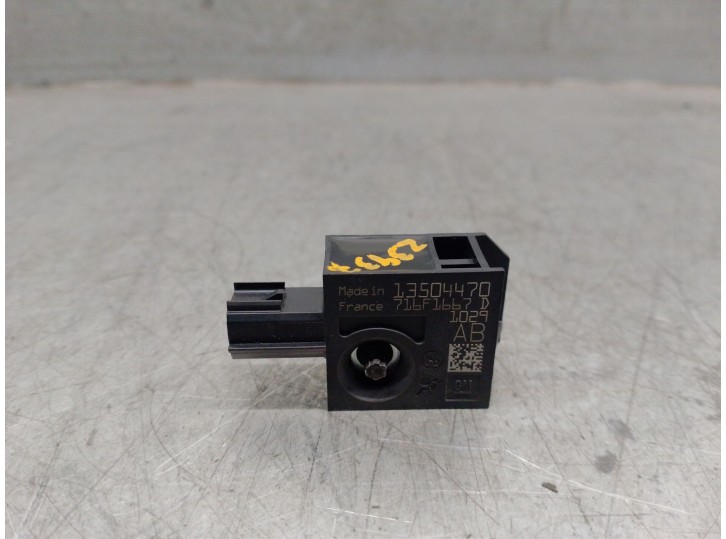 Replacement impact sensor for Opel Astra K (B16) 1.6 CDTi (68) OEM IAM reference 13504470 