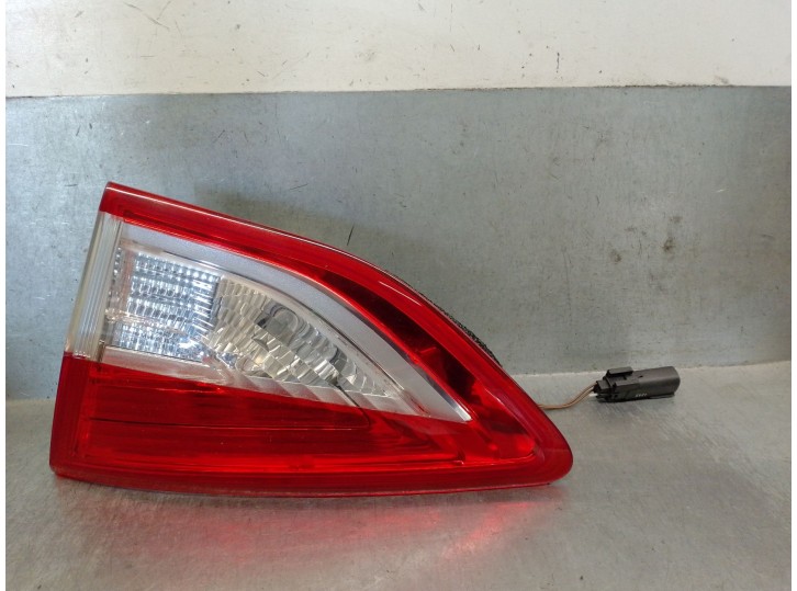 Recambio de piloto trasero porton derecho para ford kuga ii (dm2) 1.6 ecoboost referencia OEM IAM CV4413A602AD CV4413A602AH 9002