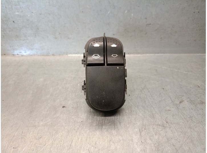 Recambio de mando elevalunas delantero izquierdo para ford focus turnier (cak) 1.8 referencia OEM IAM YS4T14529AA 4781958 