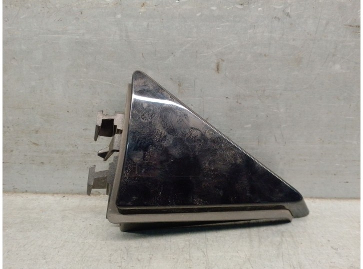 Recambio de molduras traseras para opel astra k (b16) 1.6 cdti (68) referencia OEM IAM 39114691 39024549 