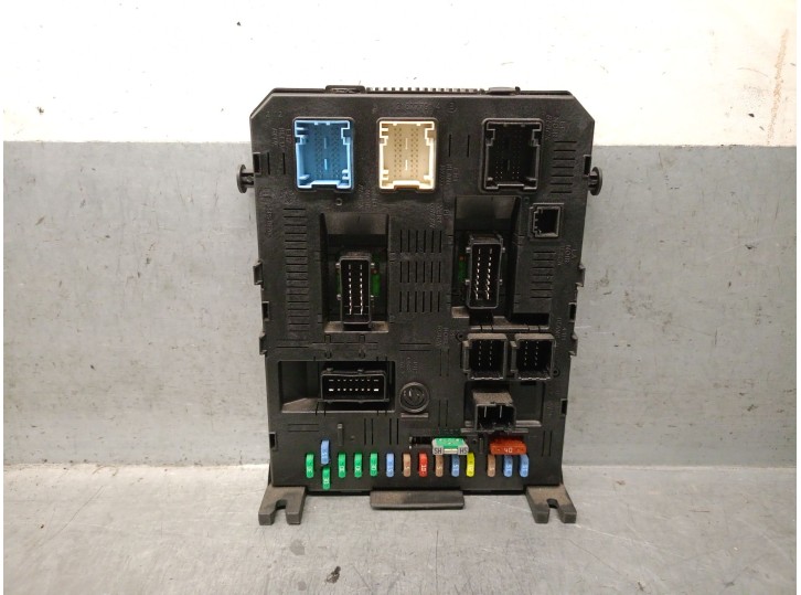 Recambio de caja reles / fusibles para peugeot 307 (s1) referencia OEM IAM 9660105980  216761594H