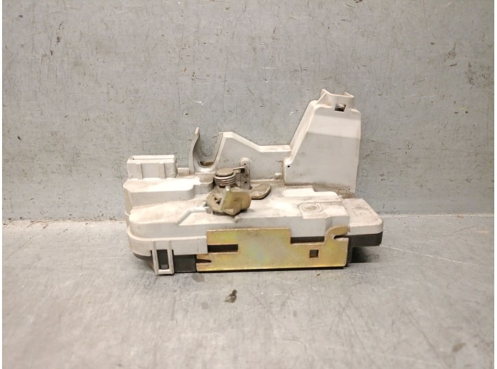 Recambio de cerradura puerta trasera derecha para peugeot 307 (s1) referencia OEM IAM 9138C0 9138C0 