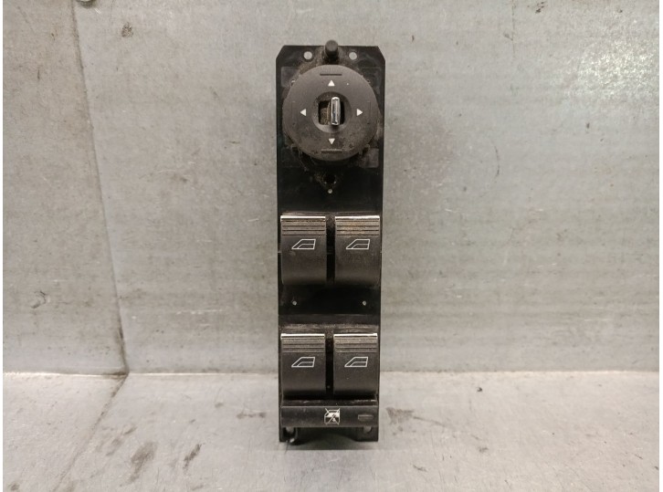 Recambio de mando elevalunas delantero izquierdo para ford kuga ii (dm2) 1.6 ecoboost referencia OEM IAM AM5T14A132CA 1850432 