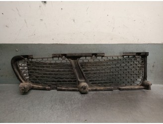 Recambio de rejilla delantera para hyundai h 1 2.5 diesel referencia OEM IAM 8652204A000 865224A000 