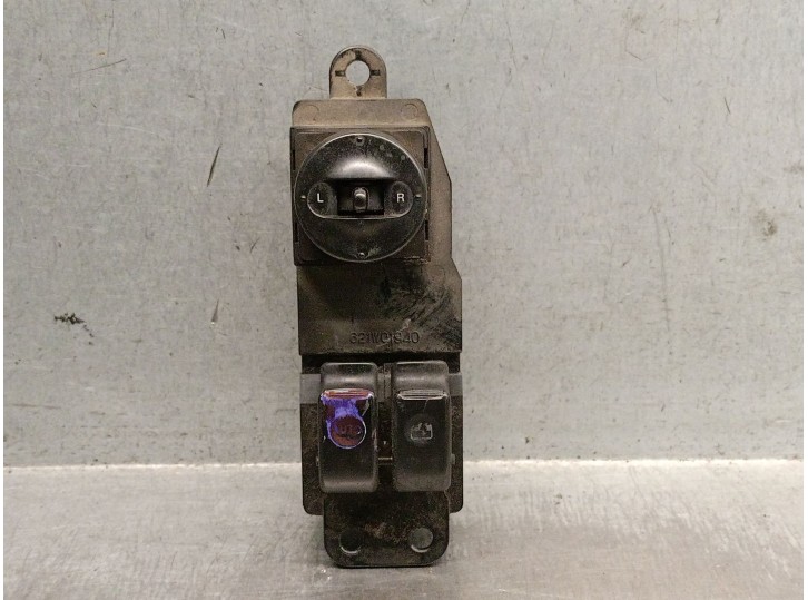 Replacement front left window regulator switch for Hyundai H1 2.5 diesel OEM IAM reference 935704A000 935704A000LK 