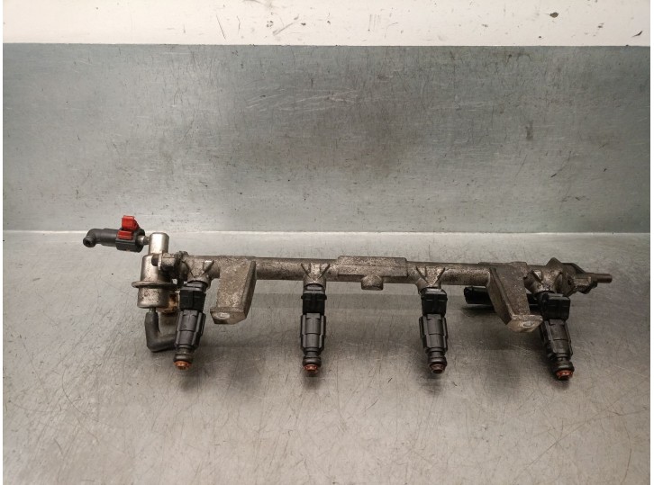 Recambio de rampa inyectora para ford focus turnier (cak) 1.8 referencia OEM IAM 1711076 1711076 