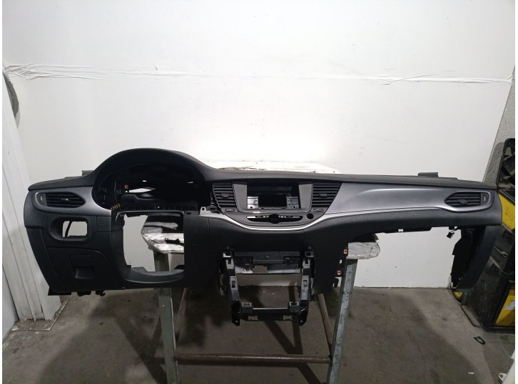 Recambio de salpicadero para opel astra k (b16) 1.6 cdti (68) referencia OEM IAM 39022517 39022517 