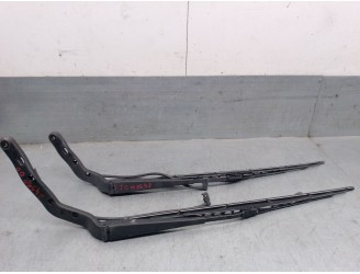 Recambio de brazo limpia delantero derecho para nissan atleon 120 3.0 referencia OEM IAM 288809X000 288859X000 REF RF 