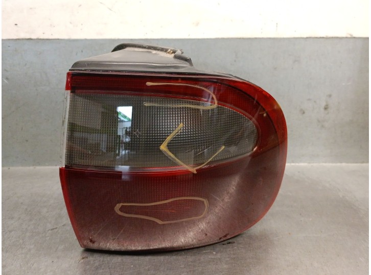 Recambio de piloto trasero derecho para hyundai h 1 2.5 diesel referencia OEM IAM 924024A010 924024A010 