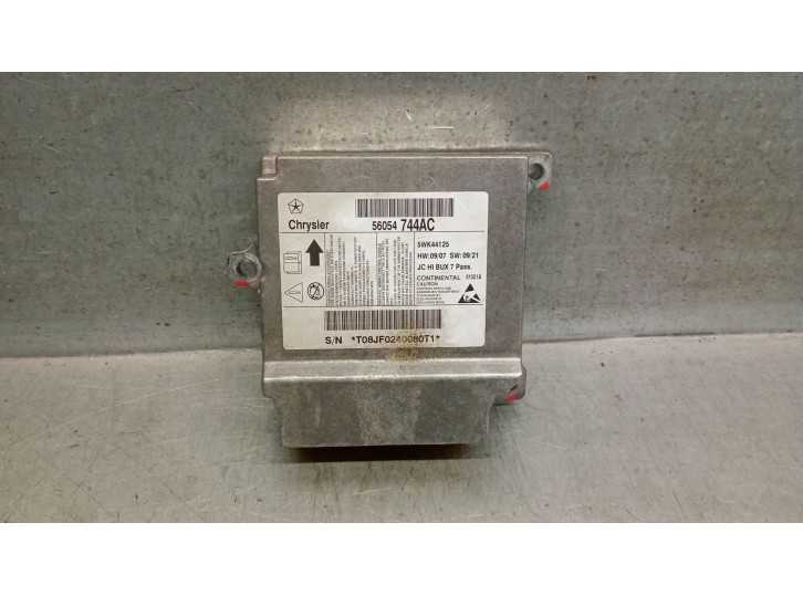 Recambio de centralita airbag para dodge journey 2.0 16v crd cat referencia OEM IAM 56054744AC 56054744AC 5WK44125