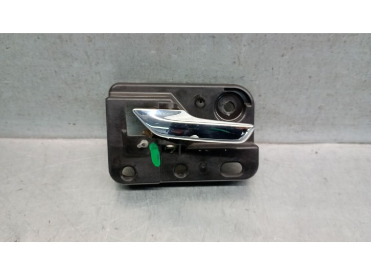 Recambio de maneta interior trasera izquierda para dodge journey 2.0 16v crd cat referencia OEM IAM 68043747AA 68043747AA 
