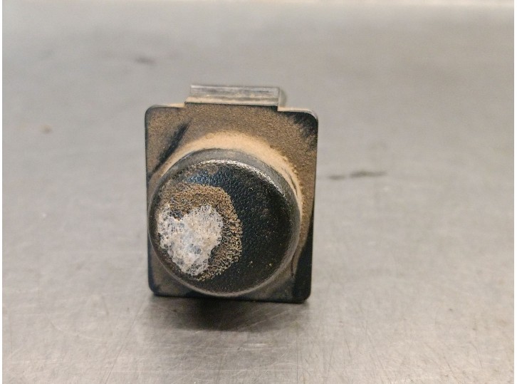 Recambio de interruptor para mitsubishi l 200 (k6/7) 2.5 td cat referencia OEM IAM MR233537 MR233537 