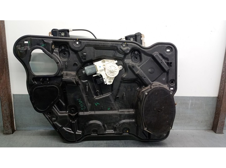 Recambio de elevalunas delantero izquierdo para dodge journey 2.0 16v crd cat referencia OEM IAM 68043729AA 68043729AA 