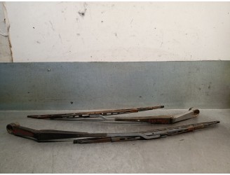 Recambio de brazo limpia delantero derecho para mitsubishi l 200 (k6/7) 2.5 td cat referencia OEM IAM MR192110 MR192097 