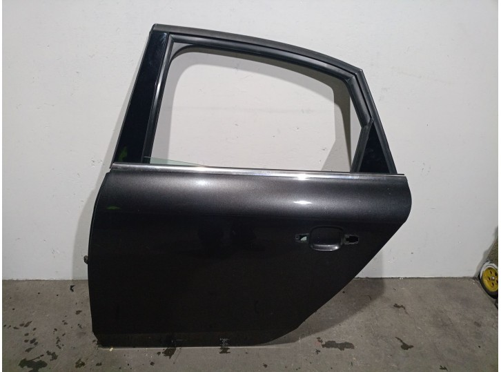 Recambio de puerta trasera izquierda para audi a4 ber. (b8) 2.0 16v tdi referencia OEM IAM 8K5833051D 8K5833051D 