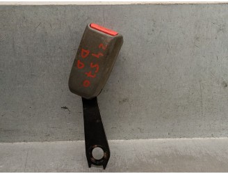 Recambio de enganche cinturon delantero derecho para mitsubishi l 200 (k6/7) 2.5 td cat referencia OEM IAM MR513849Y MR797506 