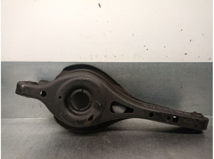 Recambio de brazo suspension inferior trasero derecho para ford kuga ii (dm2) 1.6 ecoboost referencia OEM IAM 2271246 2271246 